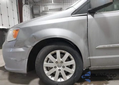 2013 Chrysler Town & Country Touring z USA, uszkodzony, nr VIN 2C4RC1BG6DR777891